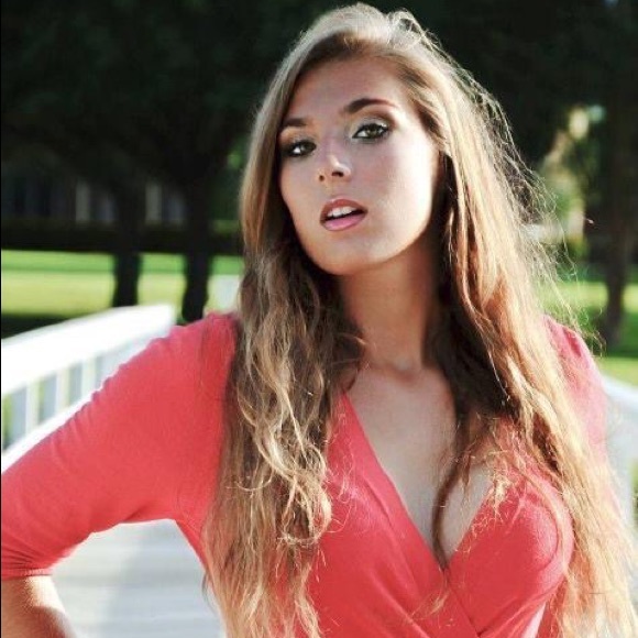 Meet your Posher, Chloe - Picture 1 of 1